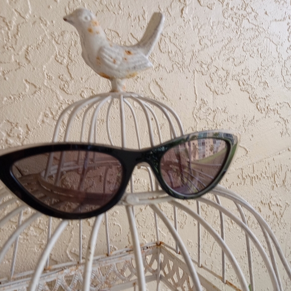 MCM authentic black cat eye sunglasses - Picture 7 of 13